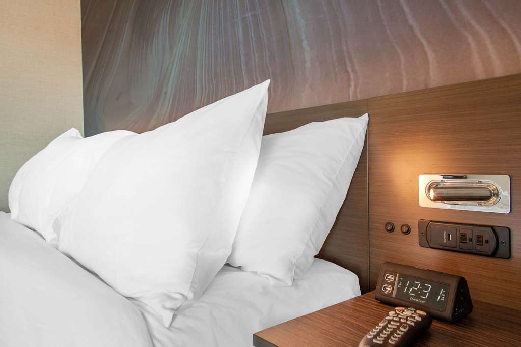 Hotel Centro Sonoma Wine Country, Tapestry Collection Hilton Ронерт Парк Стая снимка